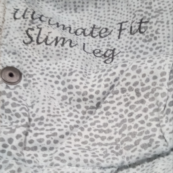 Chico's Classic Indigo Straight Leg Jeans - Picture 4 of 5